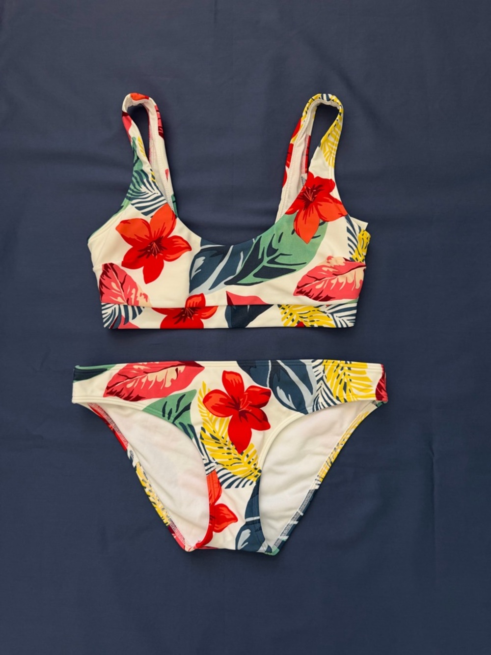 Holister Swiming Floral Bikini Set -Top (S), bottoms (M).